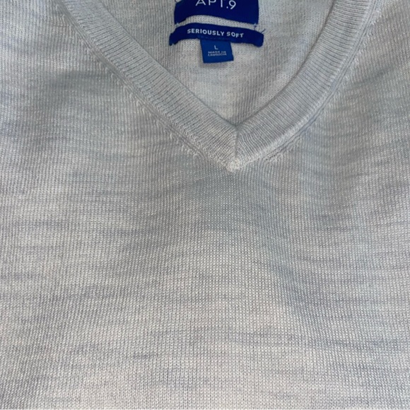 APT. 9 L white Gray Merino Wool Blend Fine Knit V-Neck Pullover Sweater - Picture 4 of 4